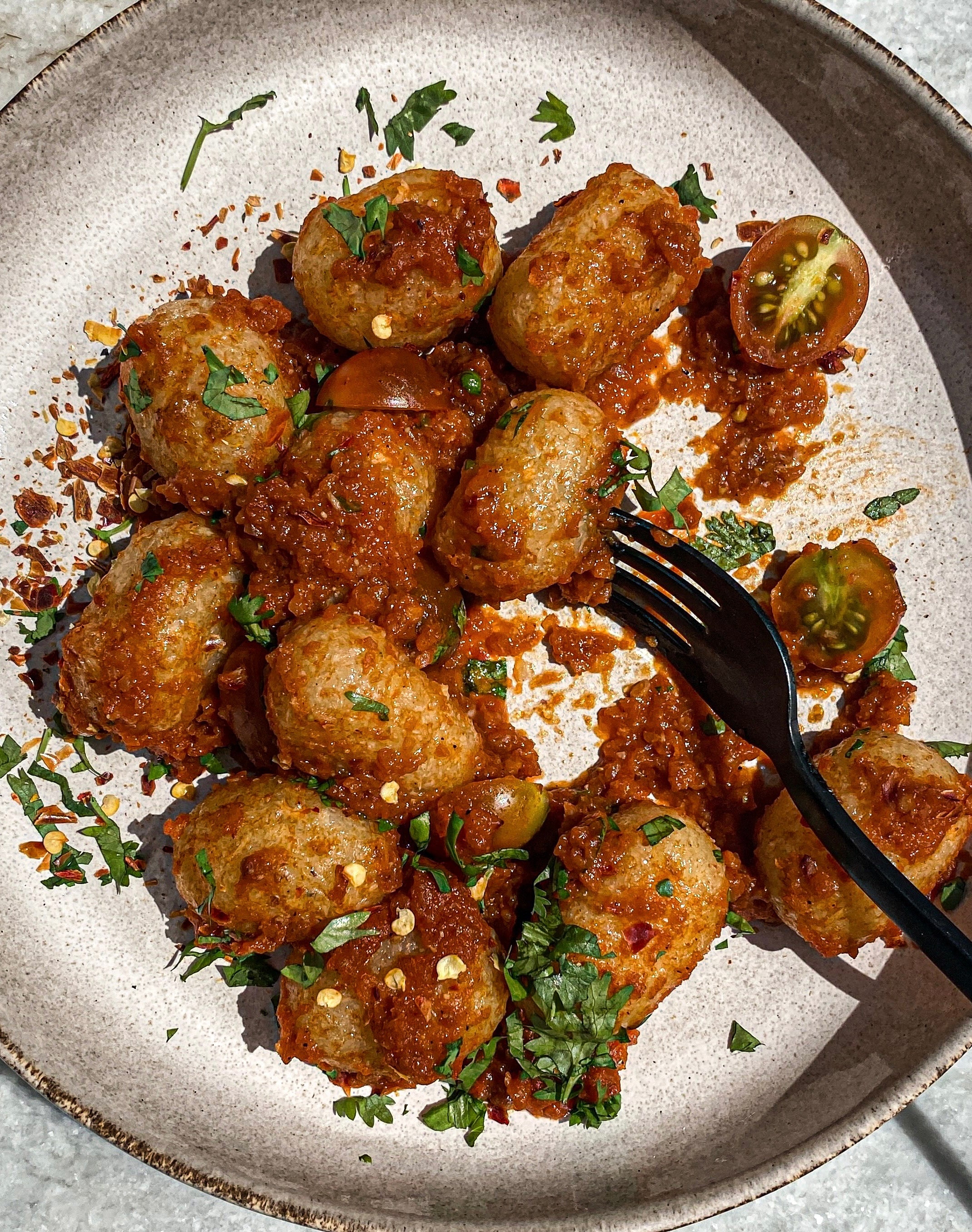 نيوكي القرنبيط بصلصة بومودورو